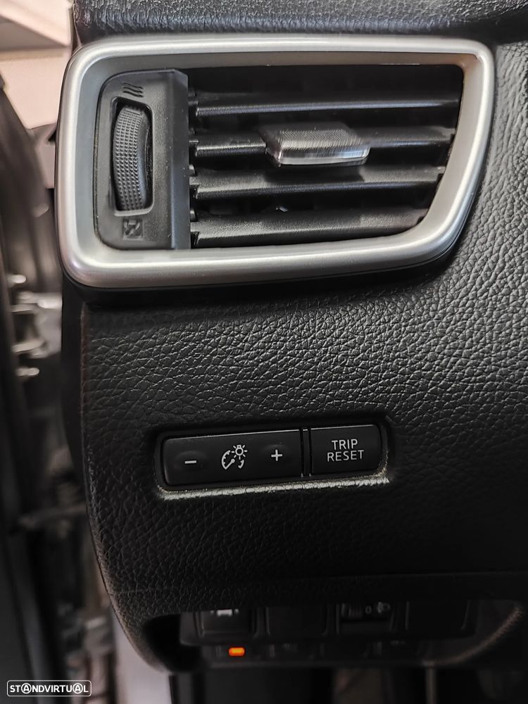 Nissan Qashqai 1.5 dCi N-Connecta 18 - 25