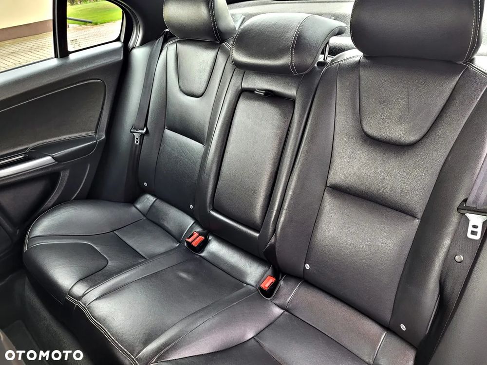 Volvo S60 D2 Kinetic - 21