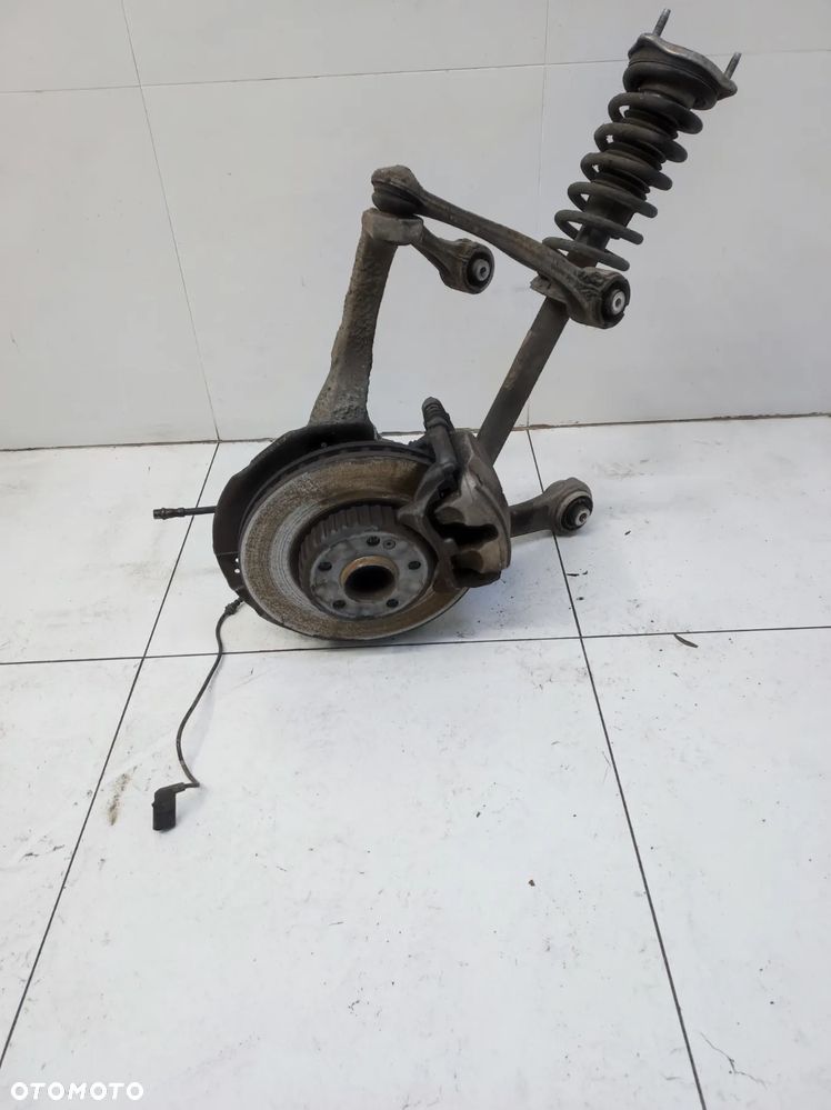 ZWROTNICA MCPERSON WAHACZE LEWY PRZÓD MERCEDES E KLASA W213 213 2.0 CDI - 1