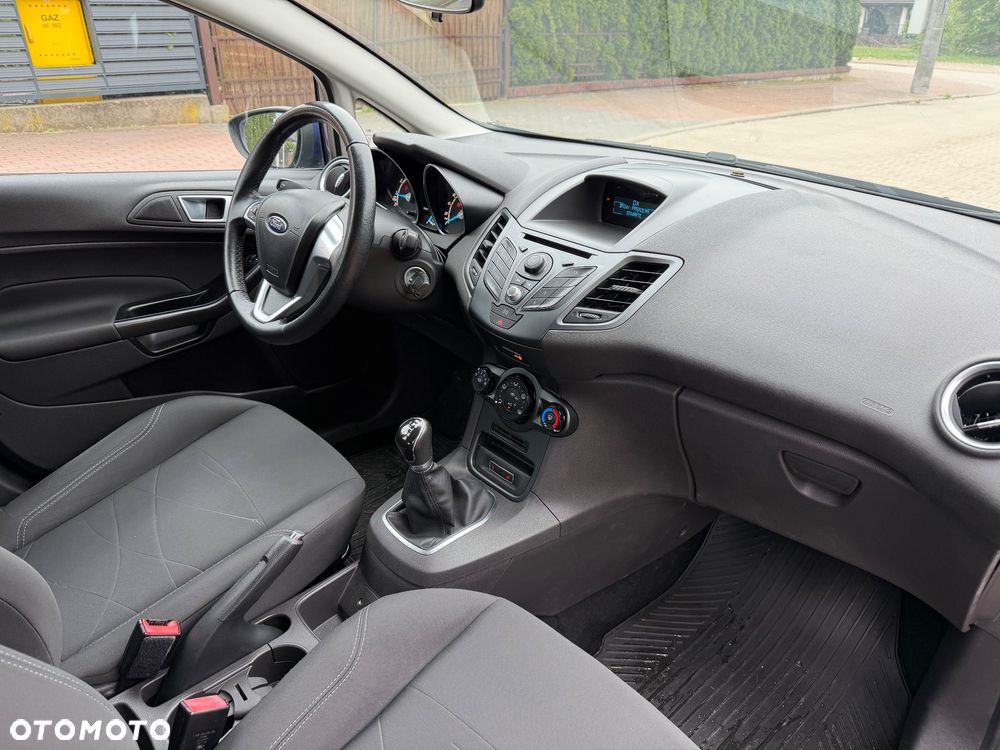 Ford Fiesta 1.25 Champions Edition - 28