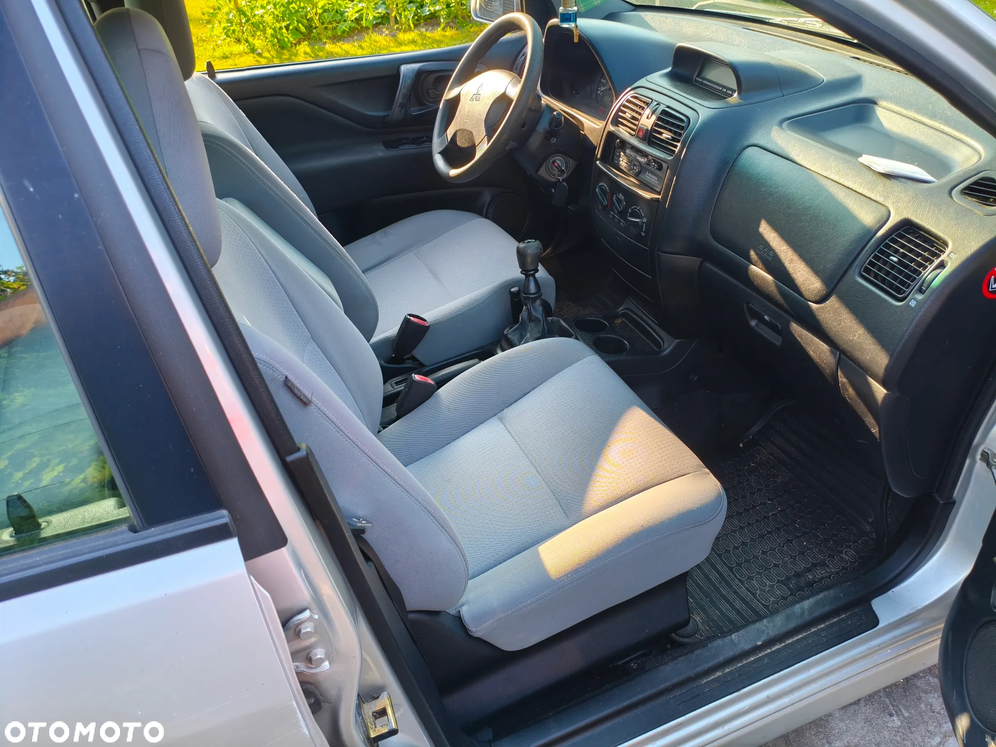 Mitsubishi Space Star 1.6 Avance - 4