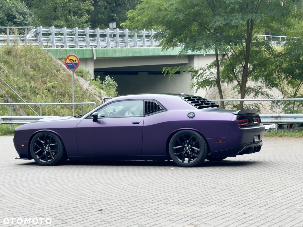 Dodge Challenger - 4