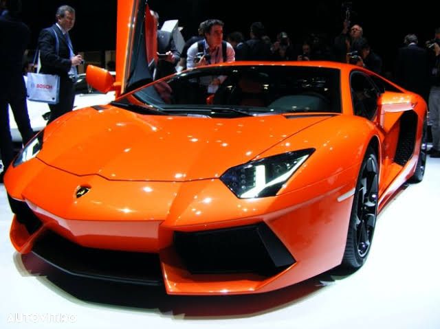 Lamborghini Aventador - 1