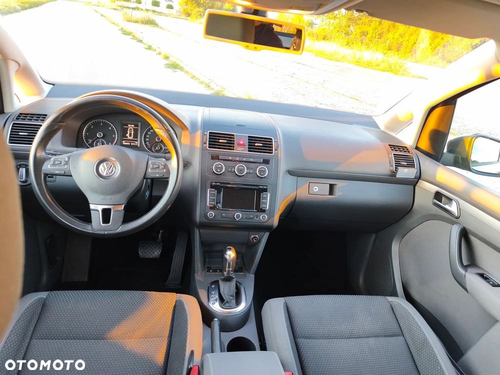 Volkswagen Touran - 8
