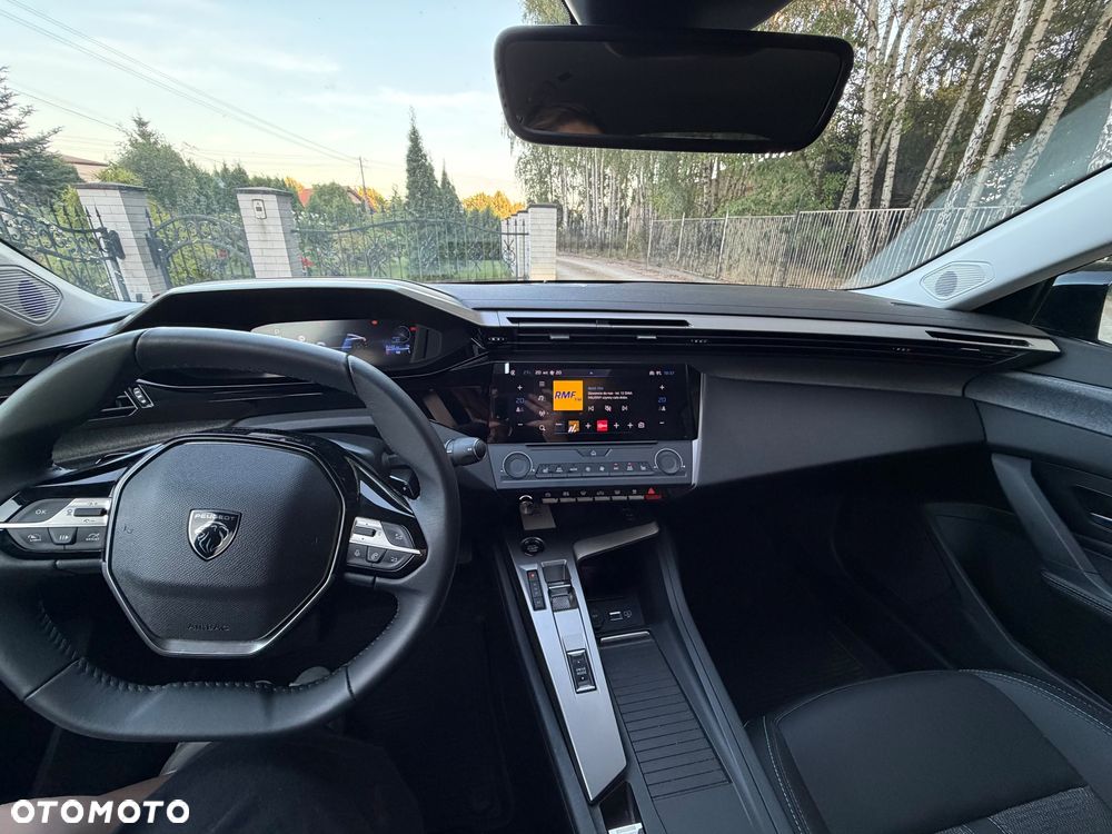Peugeot 408 - 26