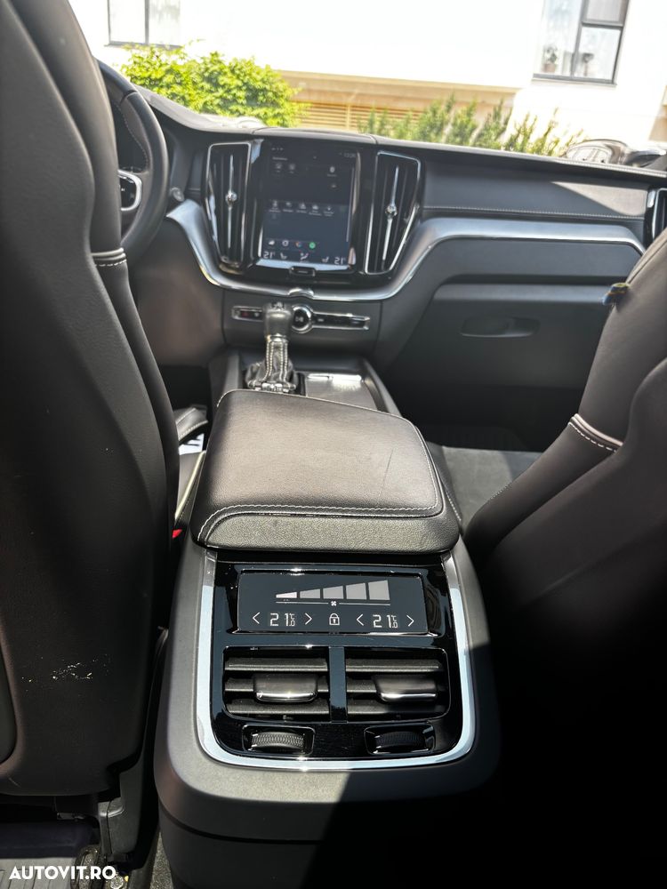 Volvo XC 60 T6 AWD R-Design - 6