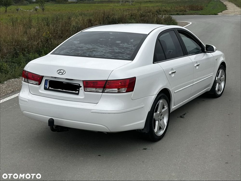 Hyundai Sonata 2009 photo 2