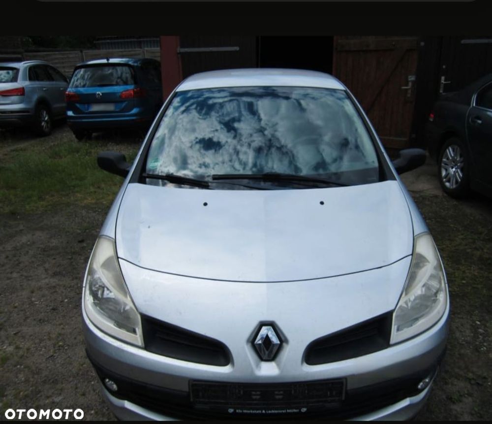 Renault Clio 1.2 16V Campus - 1