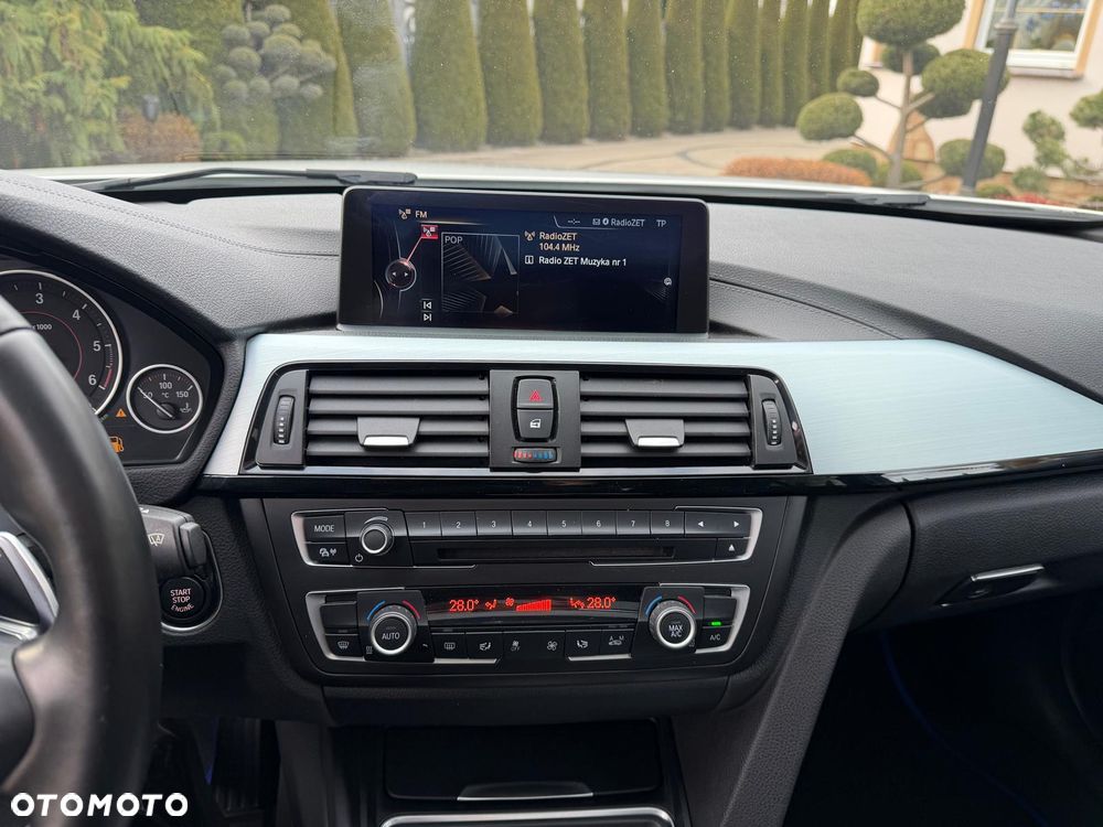 BMW Seria 3 320d xDrive Luxury Line - 25