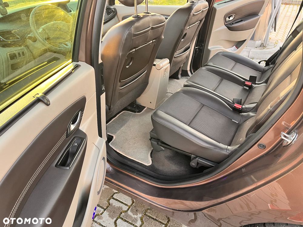 Renault Grand Scenic Gr 2.0 16V Privilege CVT - 9