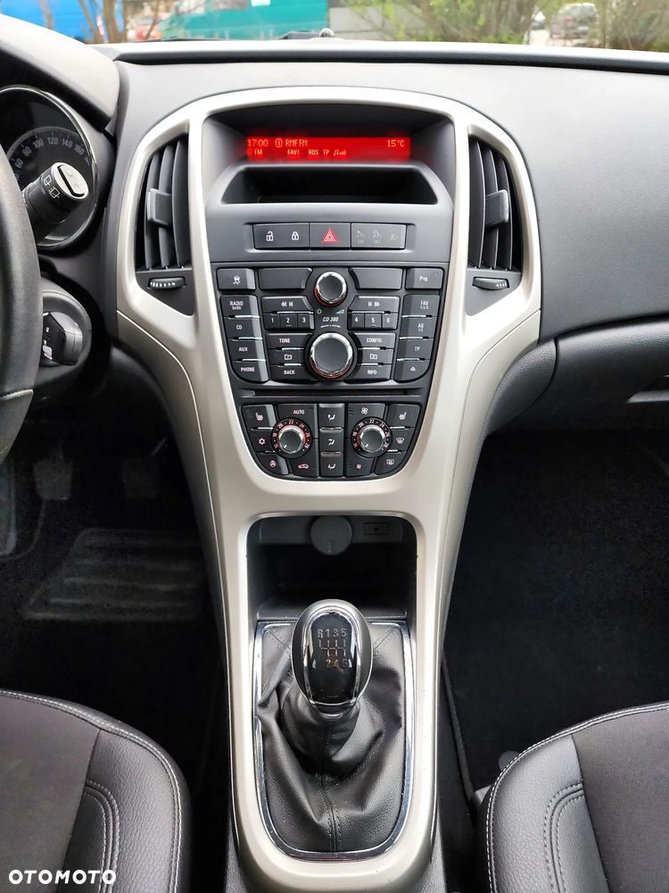 Opel Astra 1.4 Turbo 150 Jahre - 22