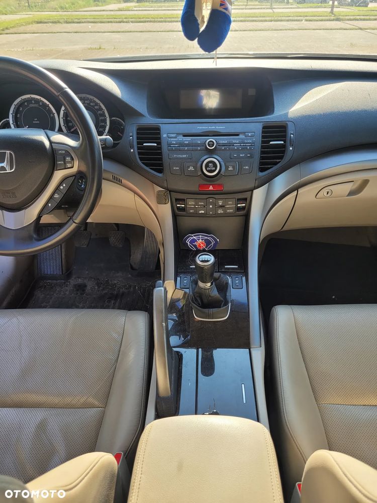 Honda Accord 2.0 Executive - 15