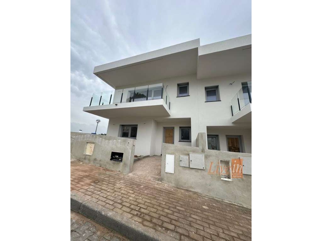 Moradia T3 Geminada em Fonte Boa dos Nabos na Ericeira - Grande imagem: 3/20