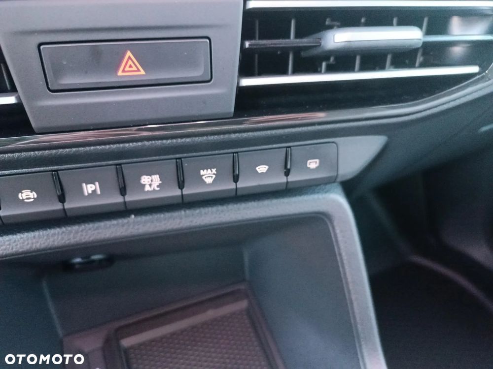 Ford Transit Connect - 23