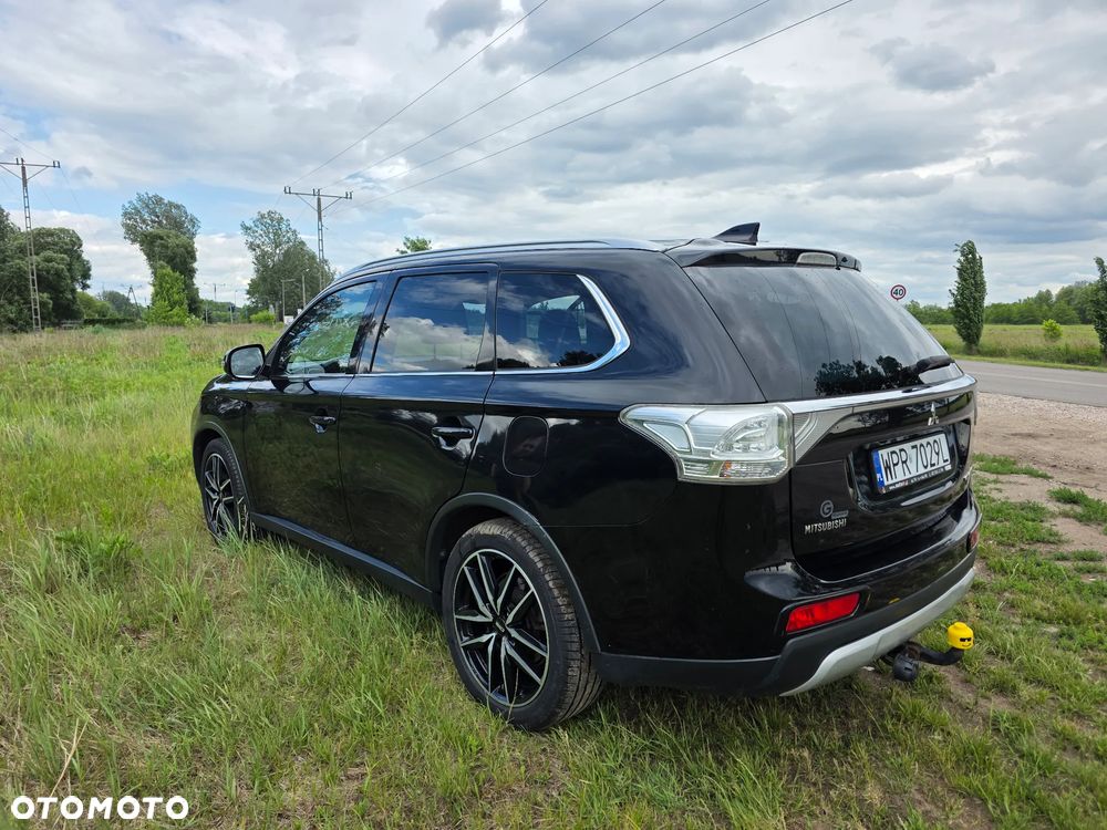 Mitsubishi Outlander 2.2 DID Instyle Navi - 3