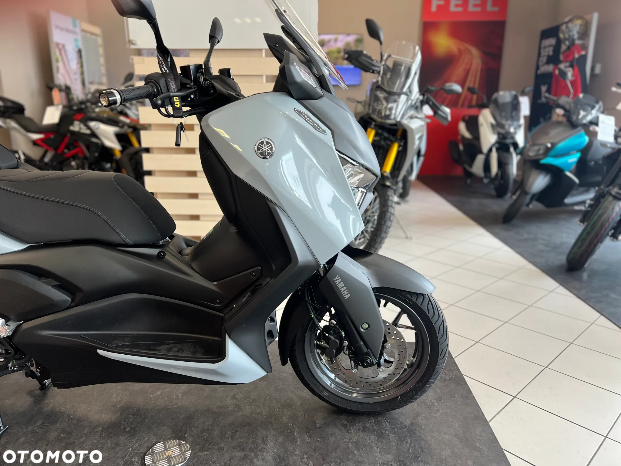 Yamaha X-max - 12