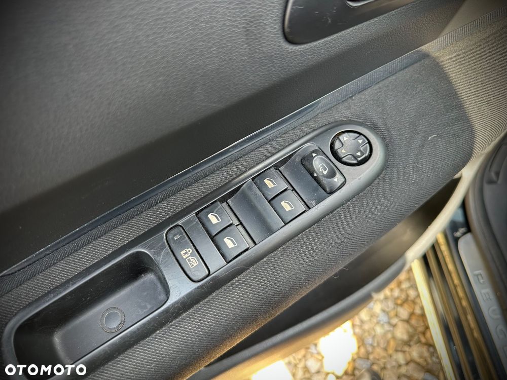 Peugeot 3008 2.0 HDi Premium+ - 9