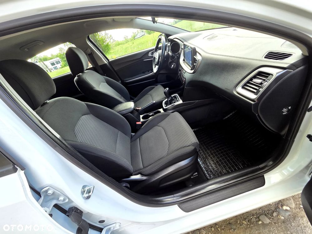 Kia Ceed 1.0 T-GDI M - 26