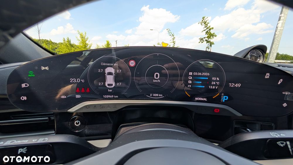 Porsche Taycan 4 - 15
