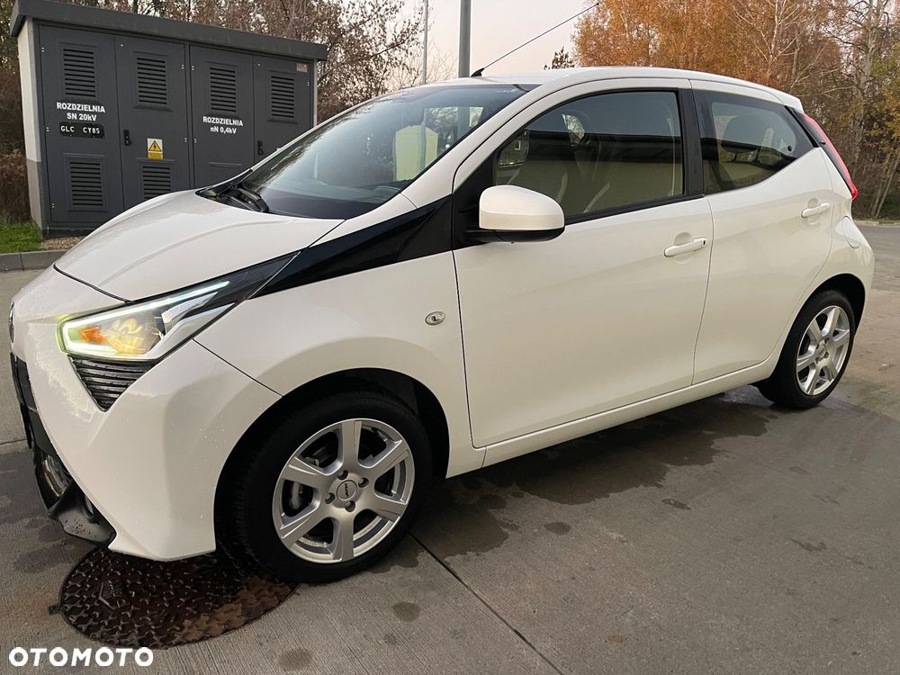 Toyota Aygo x.shift x-play connect - 10