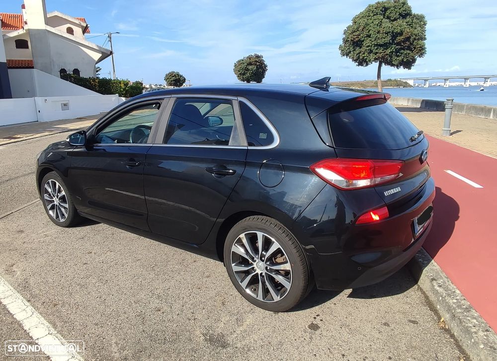 Hyundai i30 1.6 CRDI Comfort+Navi - 6
