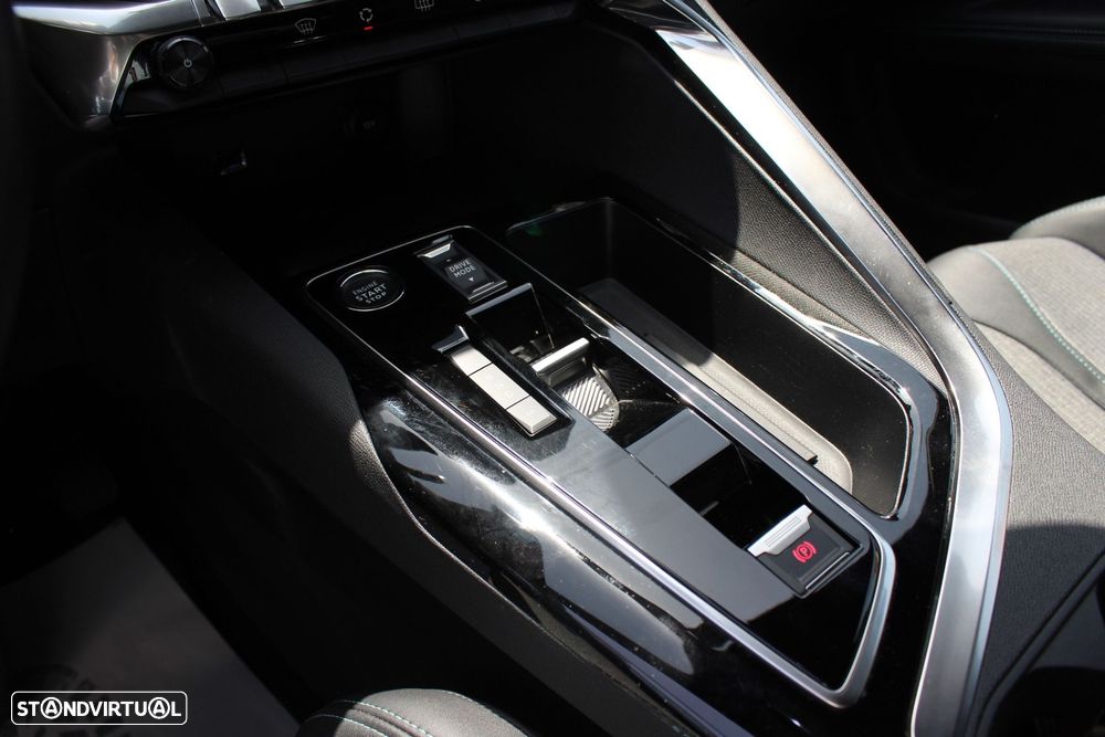 Peugeot 3008 1.2 Hybrid Allure Pack e-DCS6 - 17