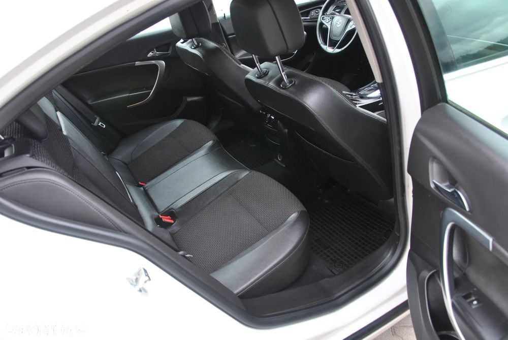 Opel Insignia - 15