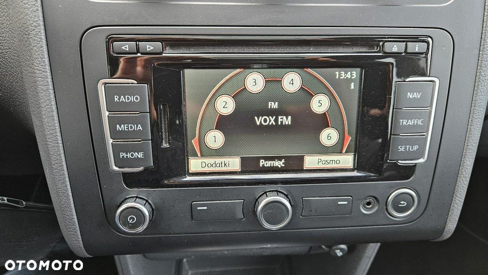 Volkswagen Touran 1.6 TDI DPF DSG Cup - 27