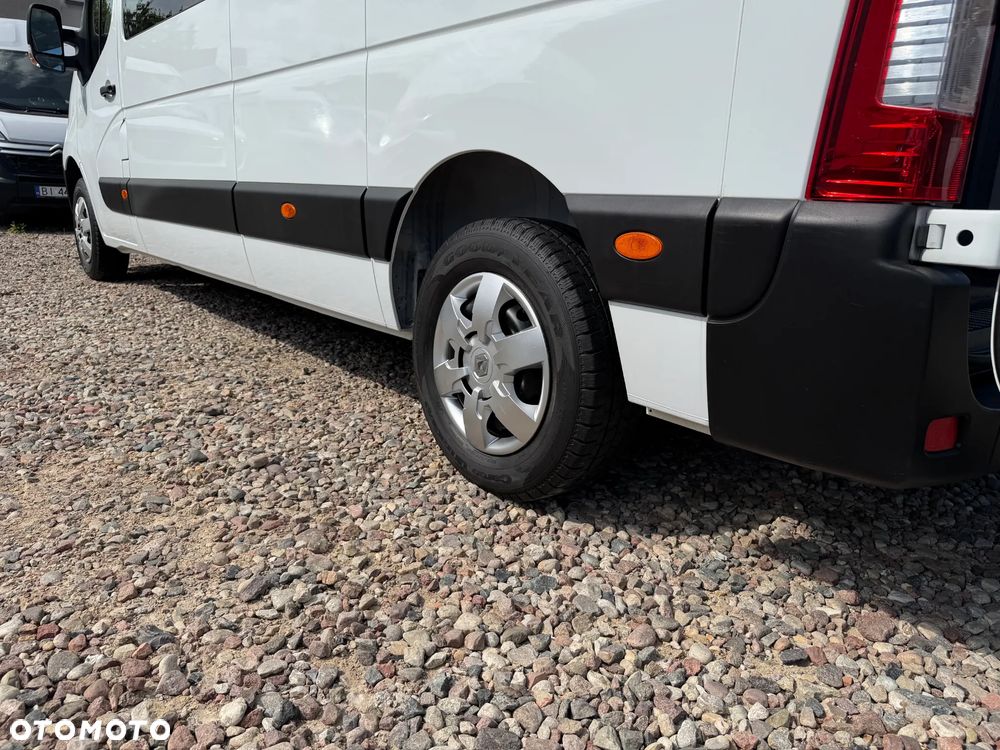 Renault MASTER MAXI L3H2 DOKA 7os. ORYGINAŁ CARPOL VAN MINIBUS Duża Ładowność 1205kg Zabudowa paki+ półki modułowe Bott, Trwały MOCNY SILNIK 2.3dCi 130KM Rozrząd na Łańcuchu! Zabudowa z wnęką na transport el. do 3700mm! Niski udokumentowany przebieg tylko 107tys.km SERWIS ASO RENAULT - 17
