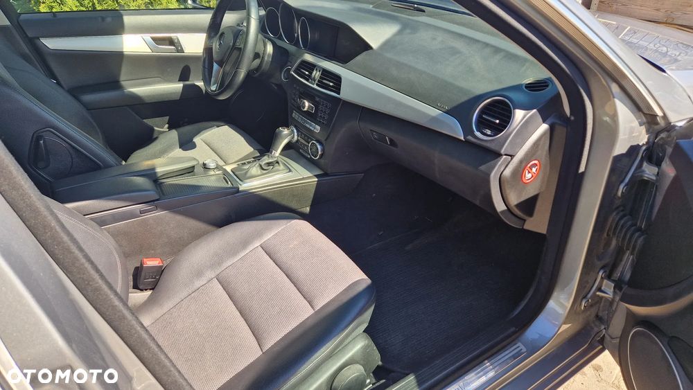 Mercedes-Benz Klasa C 220 (BlueTEC) d BlueEFFICIENCY Edition 7G-TRONIC Avantgarde - 22