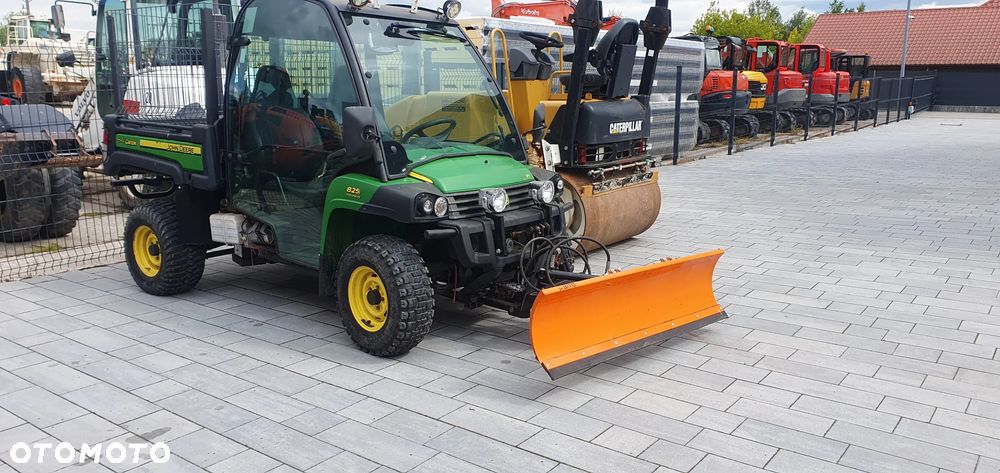 John Deere 825 i Gator - 10