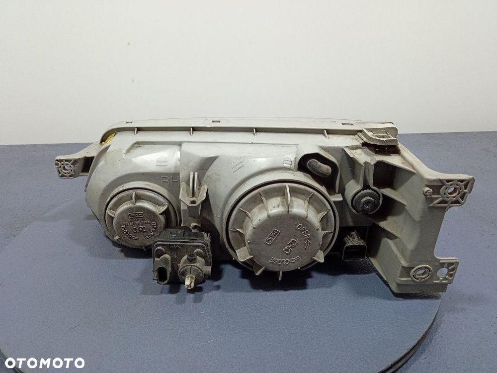 HYUNDAI H-1 STAREX I REFLEKTOR PRAWY PRZÓD LAMPA EU 010110999000 - 4