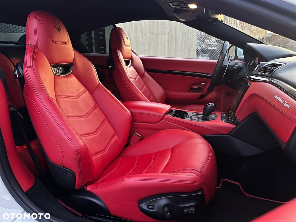 Maserati GranTurismo S - 12