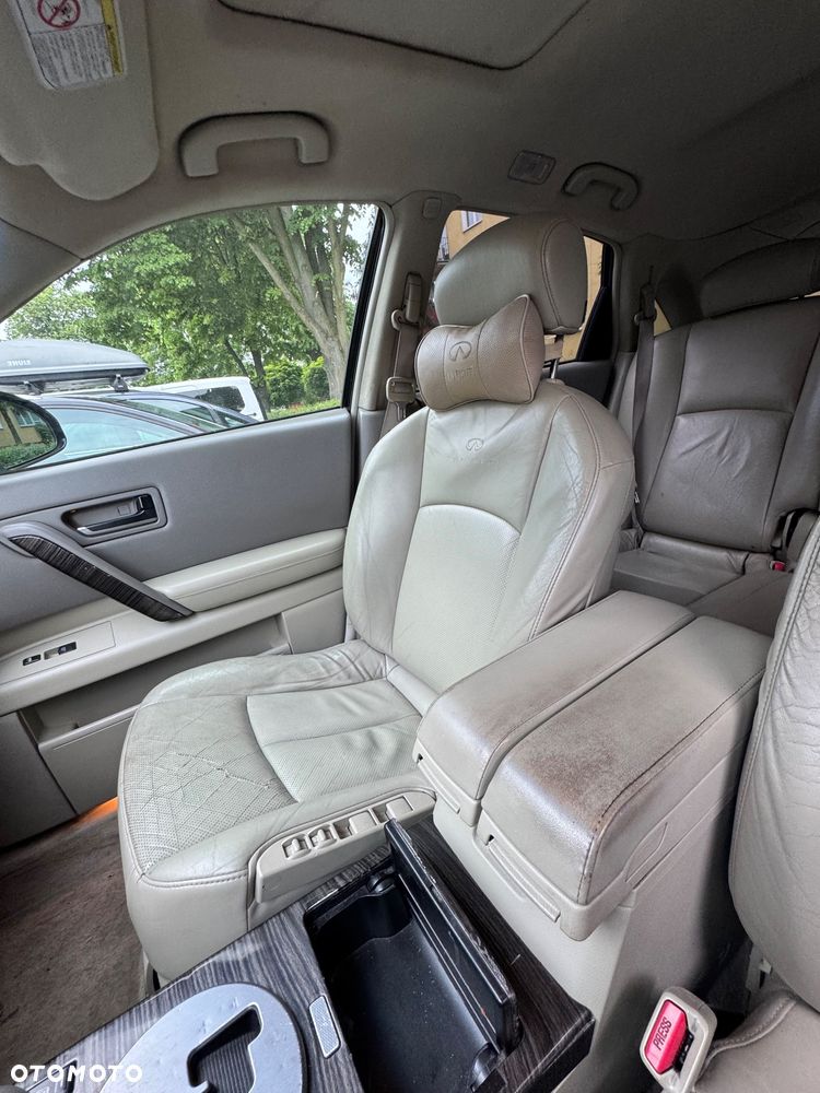 Infiniti FX - 13
