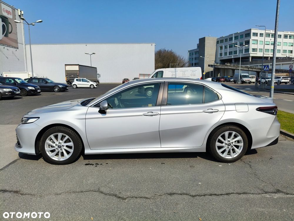 Toyota Camry 2.5 Hybrid Comfort CVT - 2