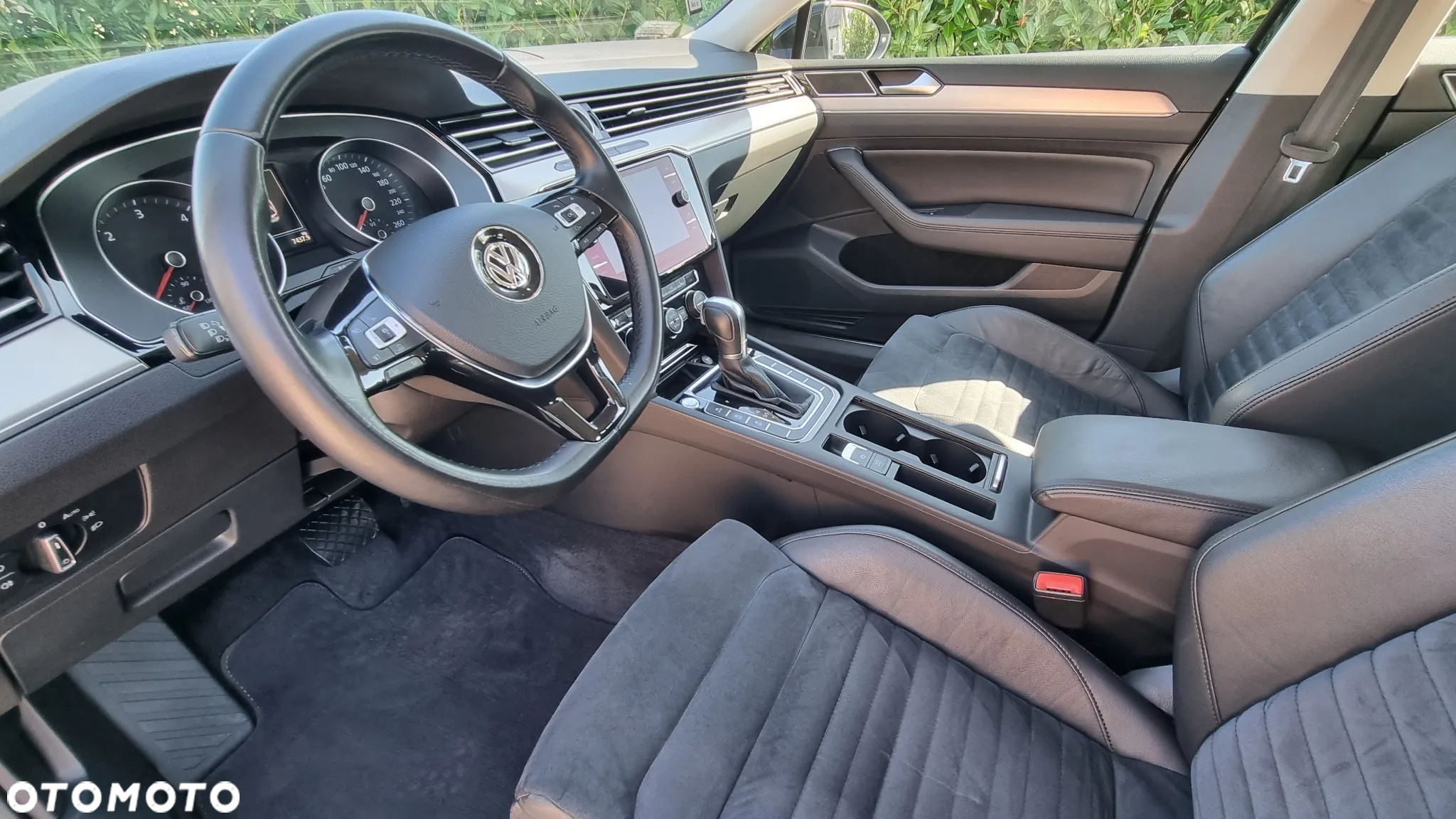 Volkswagen Passat - 12