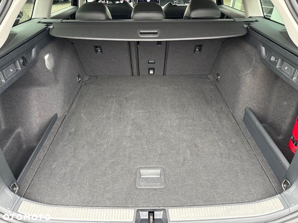 Volkswagen Passat Variant 1.5 TSI ACT mHEV Business Plus DSG - 40