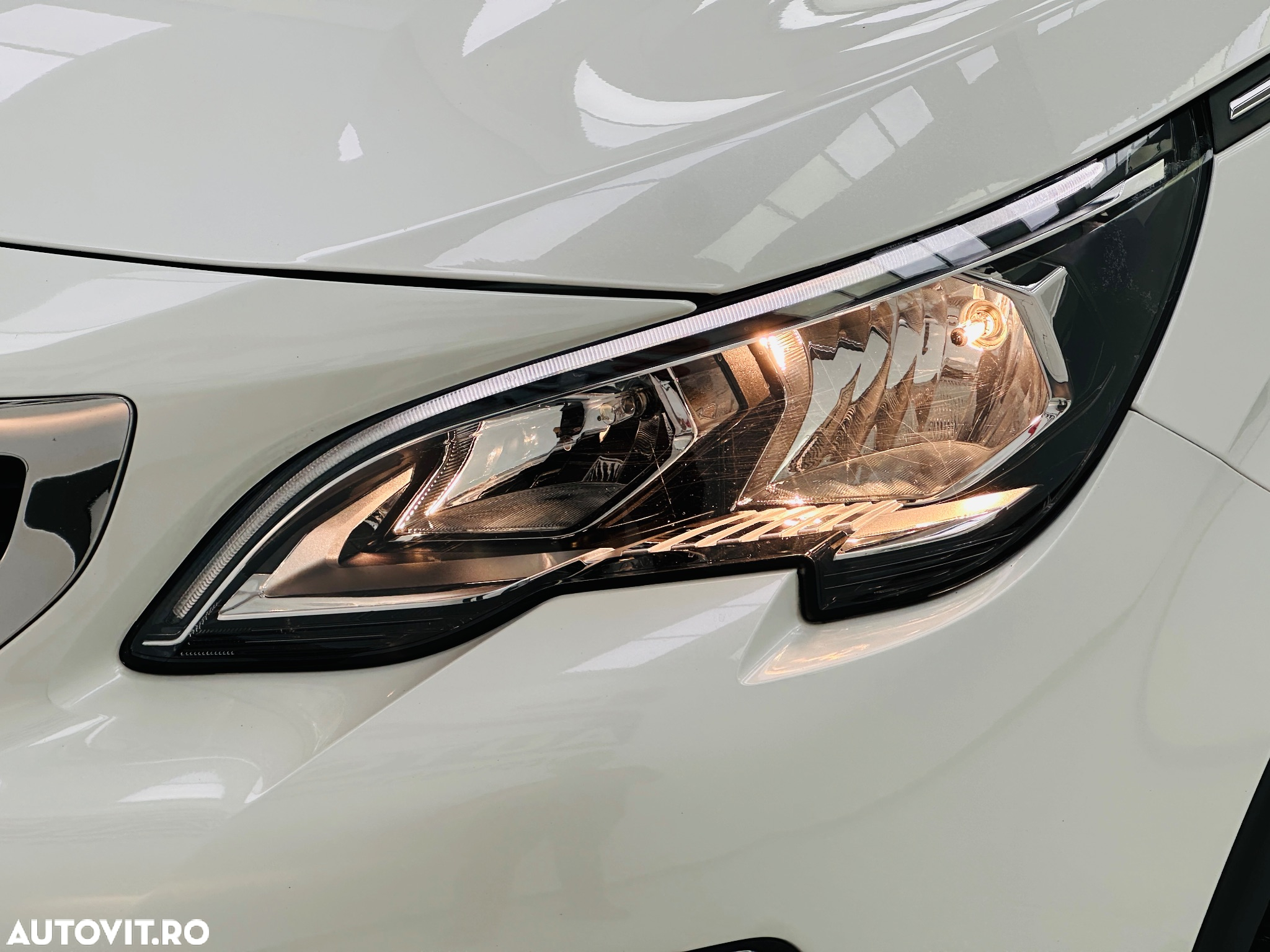 Peugeot 3008 PureTech 130 Stop & Start GPF Active Pack - 9
