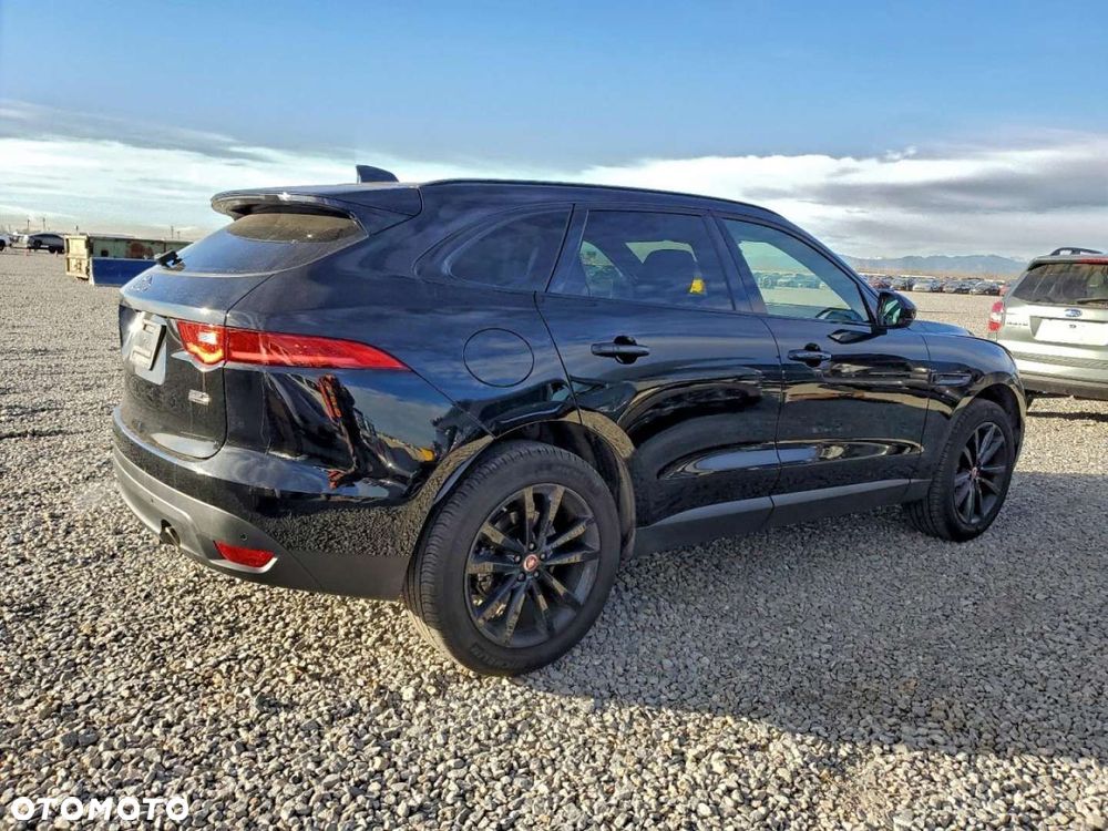 Jaguar F-Pace - 10