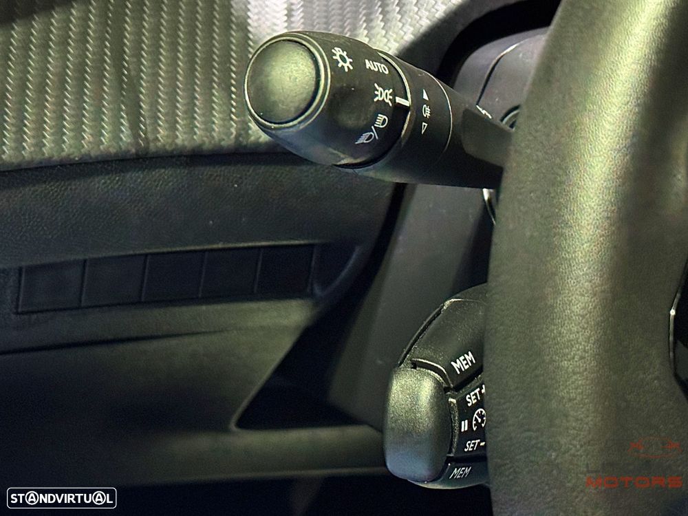 Peugeot 2008 1.2 PureTech SE Style - 23