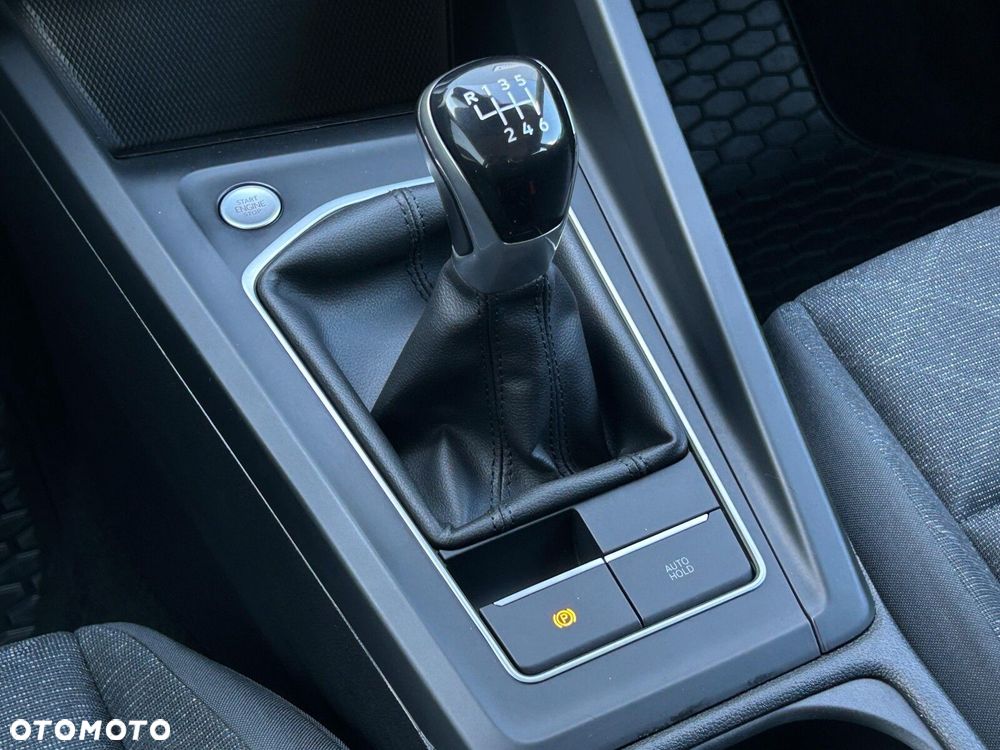 Volkswagen Golf VIII 1.5 TSI EVO Life - 24