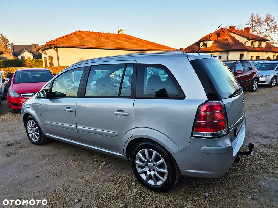 Opel Zafira 1.8 Cosmo - 22