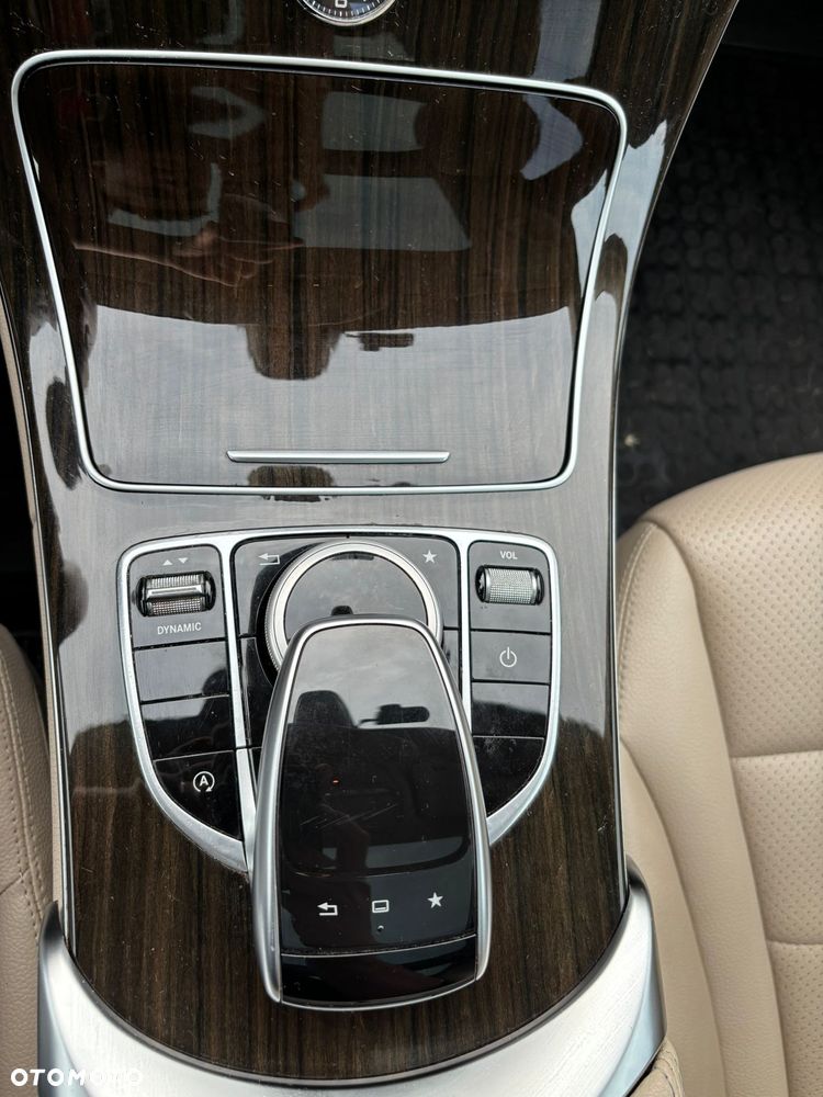 Mercedes-Benz Klasa C 300 7G-TRONIC Avantgarde - 27