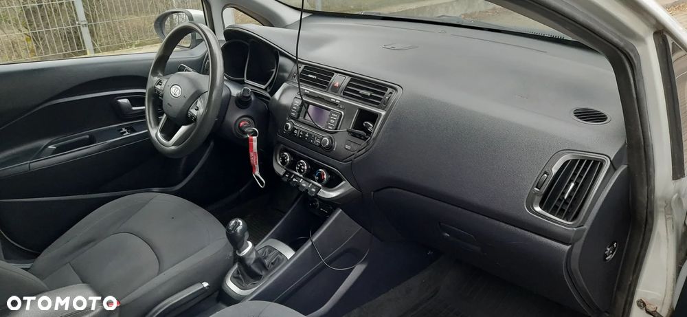 Kia Rio 1.4 L - 13