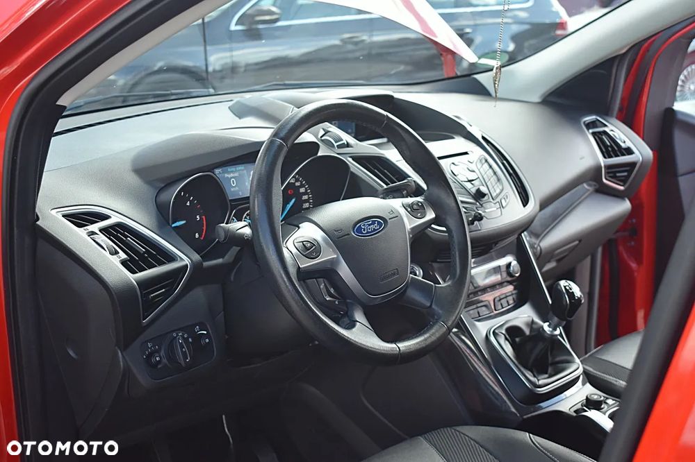 Ford Kuga 2.0 TDCi 2x4 Titanium - 18