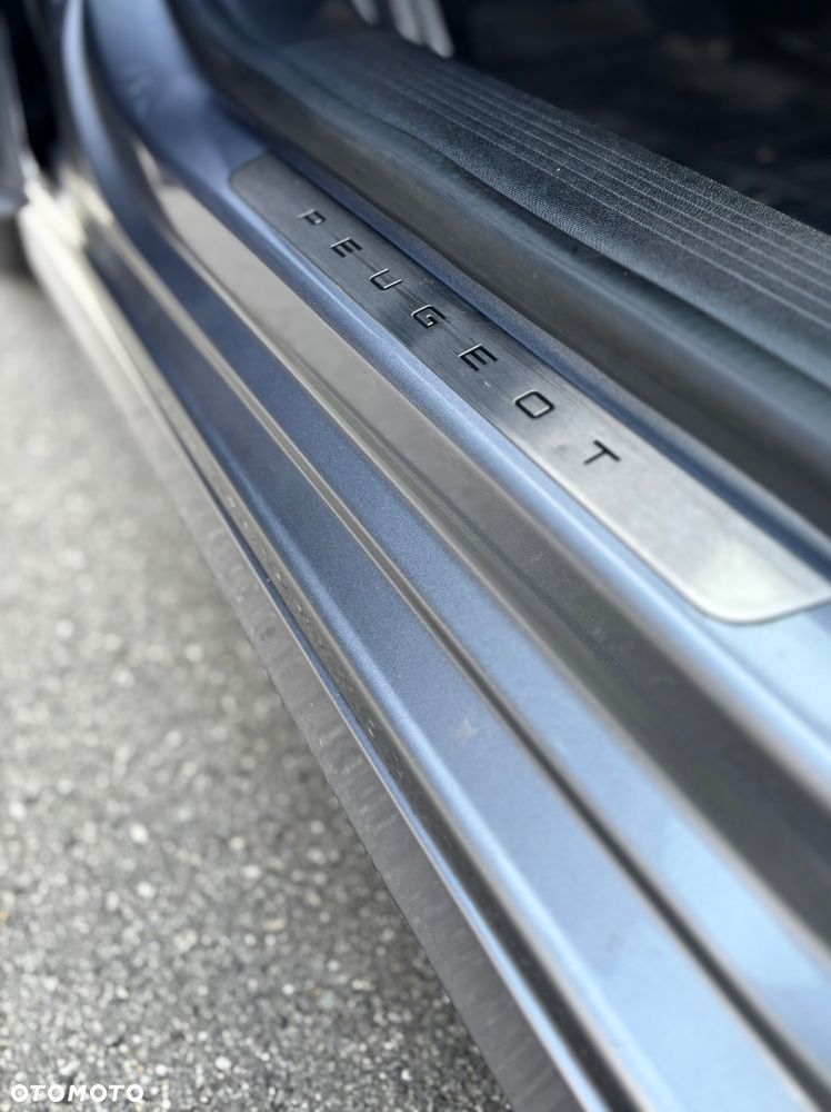 Peugeot 308 1.6 Hybrid PHEV GT EAT8 - 19