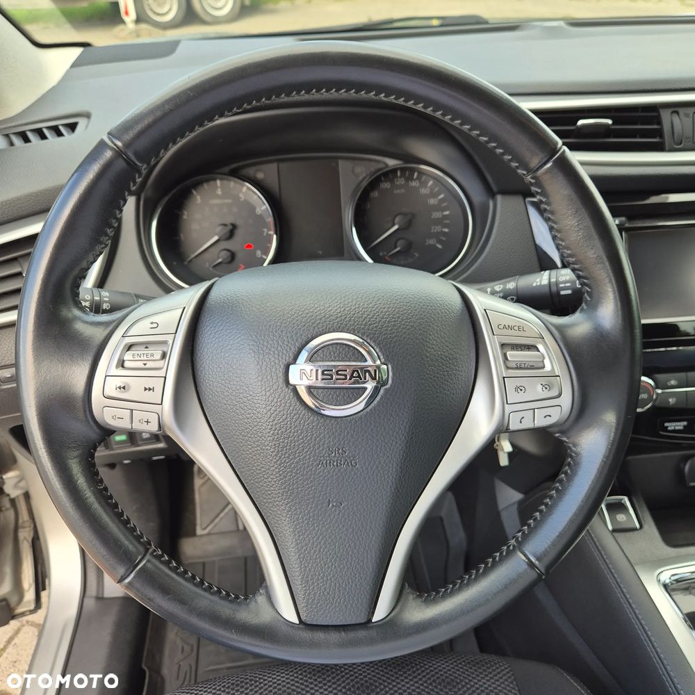 Nissan Qashqai 1.2 DIG-T Acenta Xtronic EU6 - 25