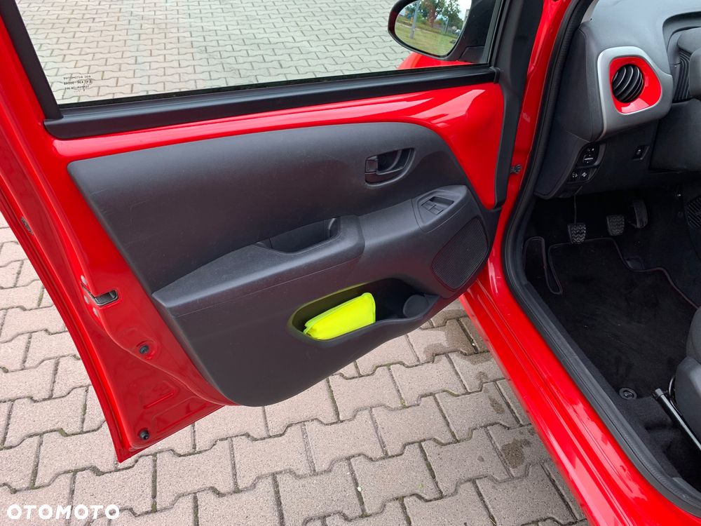 Toyota Aygo x-play Eco - 12