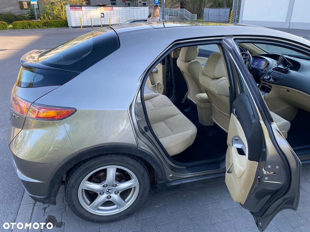 Honda Civic 1.8 Executive - 16