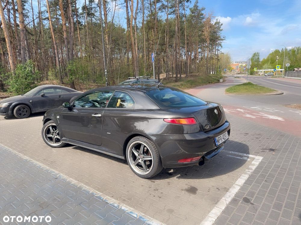 Alfa Romeo GT 2.0 JTS Distinctive - 2